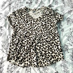 Leopard v-neck shirt